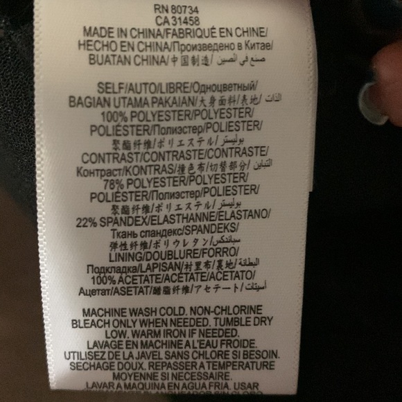 BCBGeneration black sheer sleeve dress with hidden back zip size 0 - Picture 8 of 8